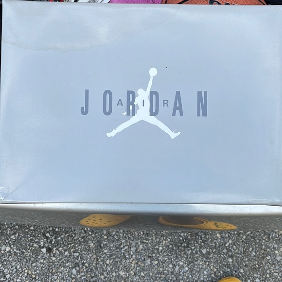 Air Jordan 11 “Cool Grey”